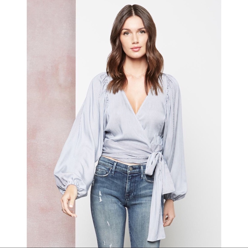 BLOUSON SLEEVE WRAP TOP